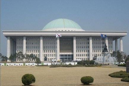 韩国国会通过戒严法修正案