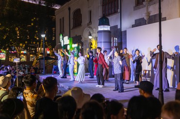 烟火气，时尚范！青岛老城区上街里夜色“醉...