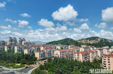 澄澈云天美如画