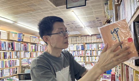 青島故事｜熱心顧客幫忙看店搬書，青島有一家開了17年的書店，藏著溫暖“朋友圈”