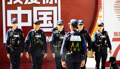 青岛啤酒节首落大鲍岛：市北公安护航，镌刻城市狂欢记忆