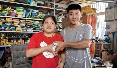 青島故事丨看不見世界，看見了真愛！即墨這對夫妻用12年詮釋“你是我的眼，我是你的光”