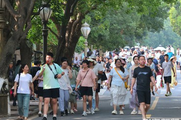 天热，人气更“热”！