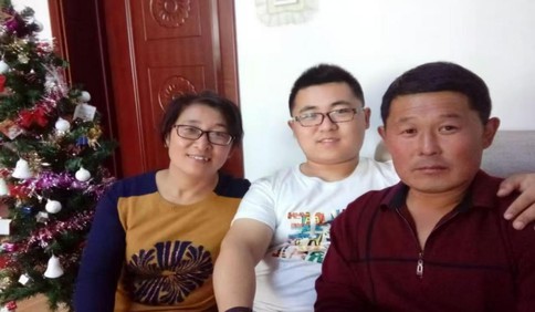 青島故事｜萊西市南墅鎮(zhèn)王守永、鄭曉紅家庭——用愛筑就文明之家