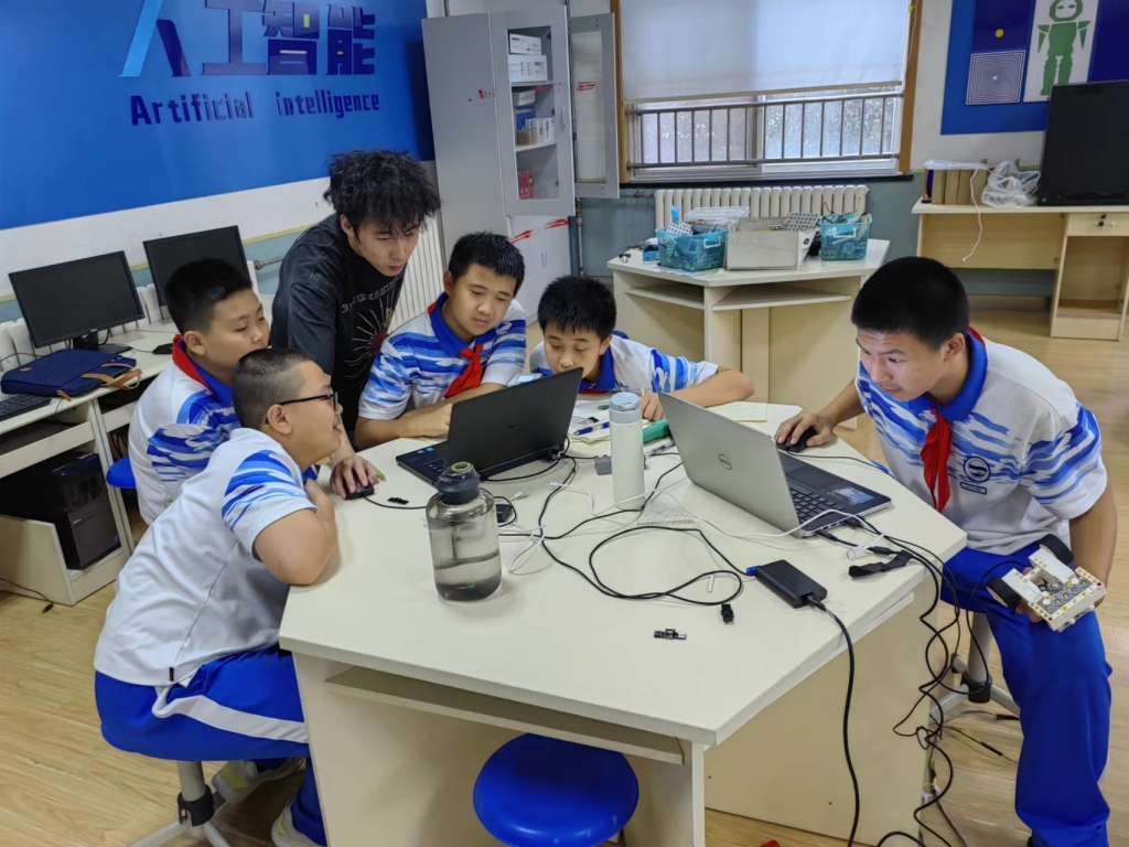 课堂上来了AI助教，是利还是弊？青岛将发布《数字教育三年行动计划》，数字教育有新方向-半岛网