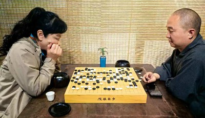 青島故事｜學漢語、 追《甄嬛》、讀《論語》、吃火鍋 韓國“圍棋大姨”的別樣中國癮