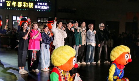 外显“招星体质”，内蕴“揽客匠心”！从里院喜剧节到全域热度，青岛破解“流量变留量”的文旅密码