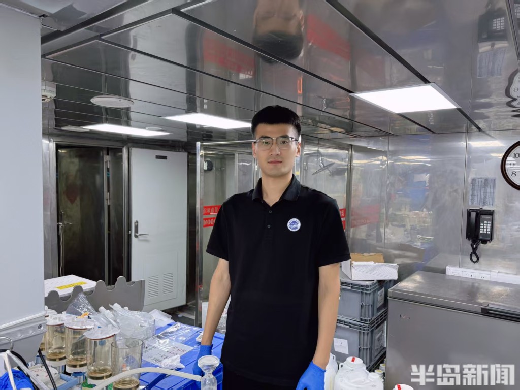 假期我在岗丨他在西太平洋“科学”号上检测全球气候变化