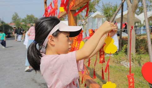 这里是青岛｜和美乐章奏响乡村振兴“共富新篇”！2025大场镇田园音乐节落幕