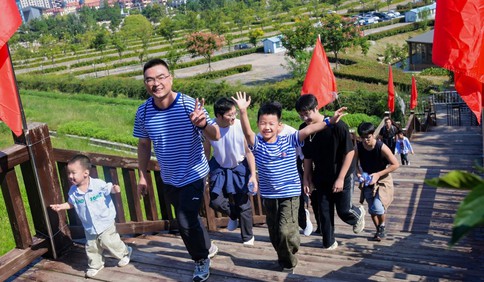 这里是青岛｜“走”热新区秋季文旅市场！2025青岛西海岸山野生活节解锁“沉浸式体验+山野徒步”新玩法