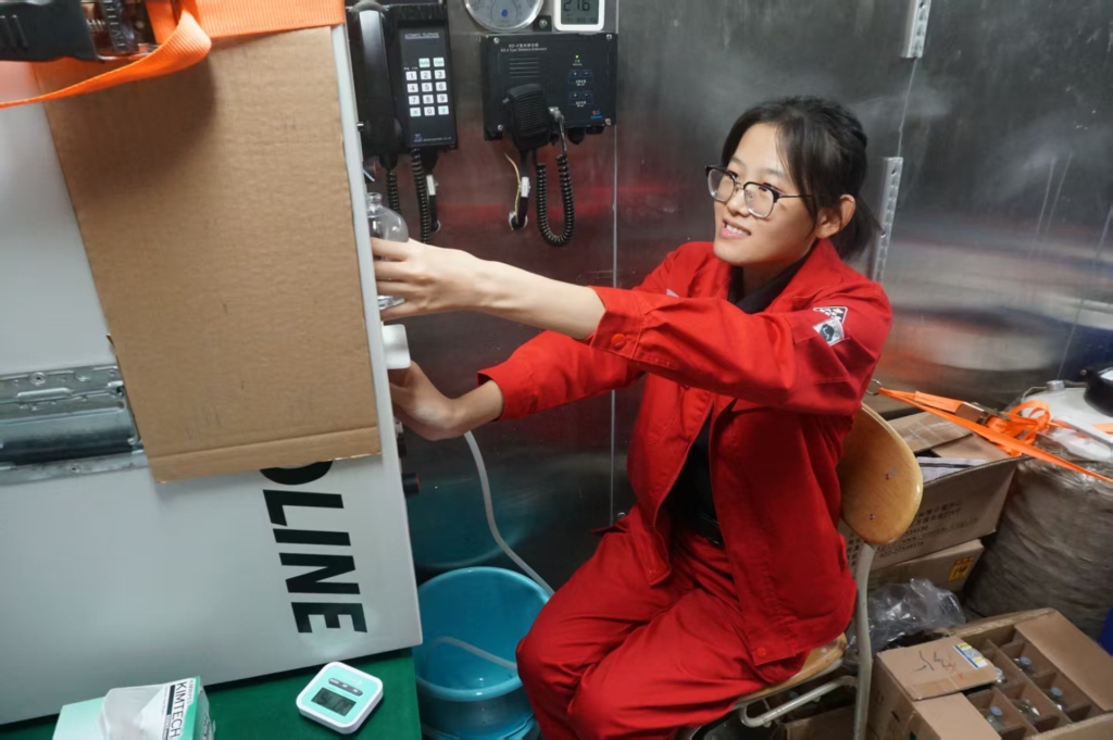 假期我在岗| 那些首次在西太平洋科考船上过中秋的年轻人