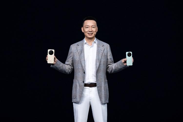 荣耀Magic8发布会主打“AI”牌,智能手机要开始“卷”AI了?