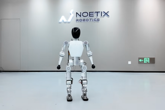 人形机器人新品下探到万元内,松延动力创始人否认“价格战”