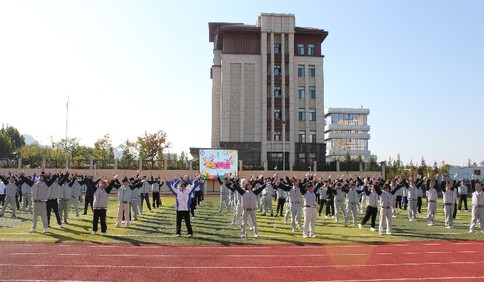 青岛故事丨看不见的赛场，看得见的温暖！爱心汇聚盲校，共上一堂“融合教育”生动课