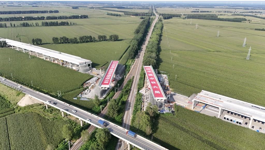 万吨转体桥“毫米级转身” 台黑高速通车