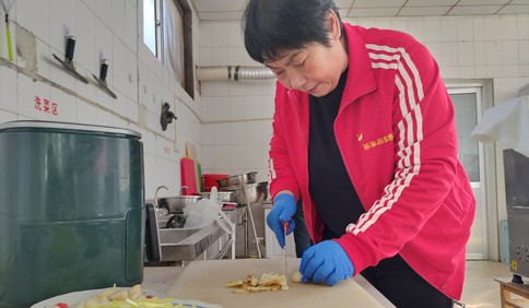 青岛故事｜“共享闺女”周丽丽——用爱编织农村养老网，为留守老人撑起幸福晴空