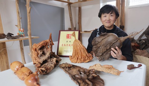 青岛故事｜从医桌到木雕台，农家小院里藏着位女“鲁班”