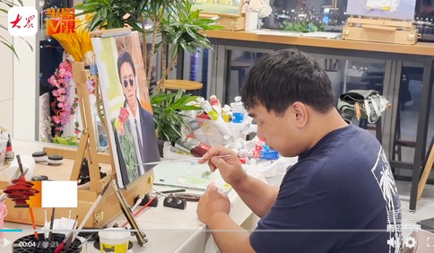 青岛故事｜外地小伙坚持10年画青岛！由地下室画到五月的风旁边，他找到艺术灵感