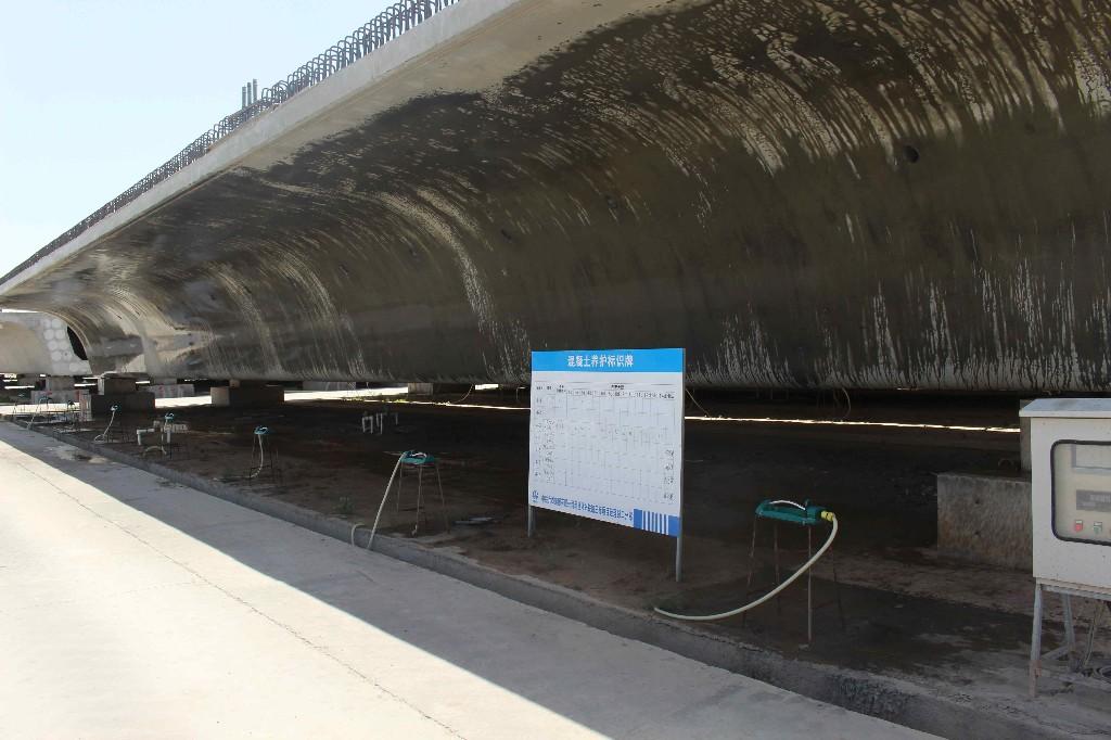 新型装置破解桥梁养护难题  实现封锚混凝土“智控”保湿