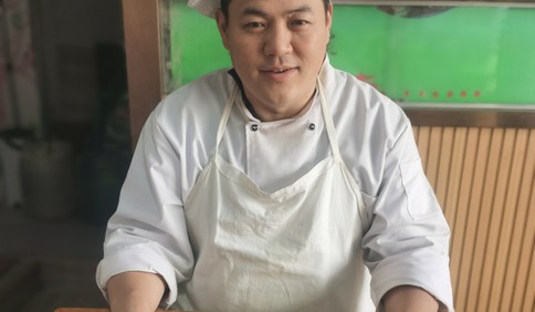 青岛故事｜凭一碗摔面，他登上“舌尖上的中国”，走红后拒绝投资诱惑坚守本心