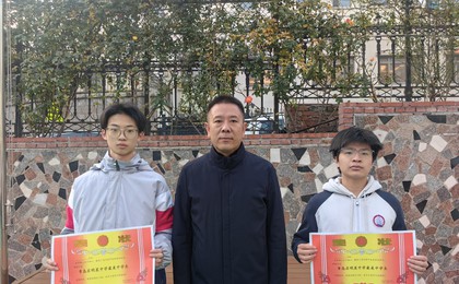 路遇工人晕倒，青岛启明星中学两名学子勇伸援手暖...