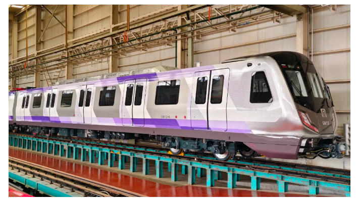 济南地铁8号线最后一列车组装完成 国内首列“素颜”黑科技列车助力绿色出行