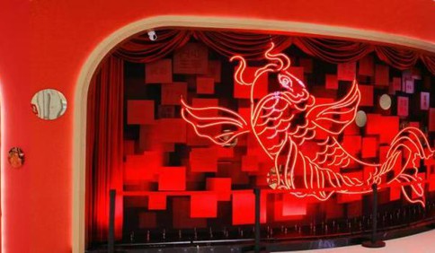 青岛故事丨15个月演出超400场！在大红礼娱，寻找“多面张顺”的“艺术生态”