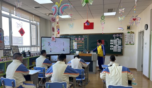 青岛故事｜“在这里，教育是慢的！”从普通老师到福利院特教老师，她用爱守护“折翼天使”