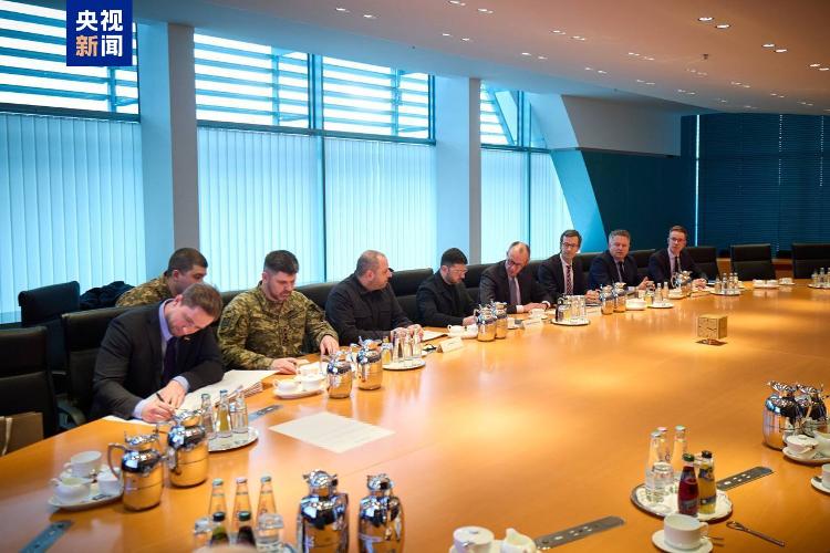 乌接受类“北约第五条”安全保障 美乌“和平计划”磋商15日继续