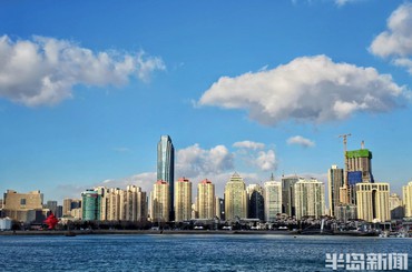 青岛：寒风“吹”来湛蓝天