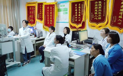 家门口常驻北大名医！疑难肝病患者在城阳人民医院...