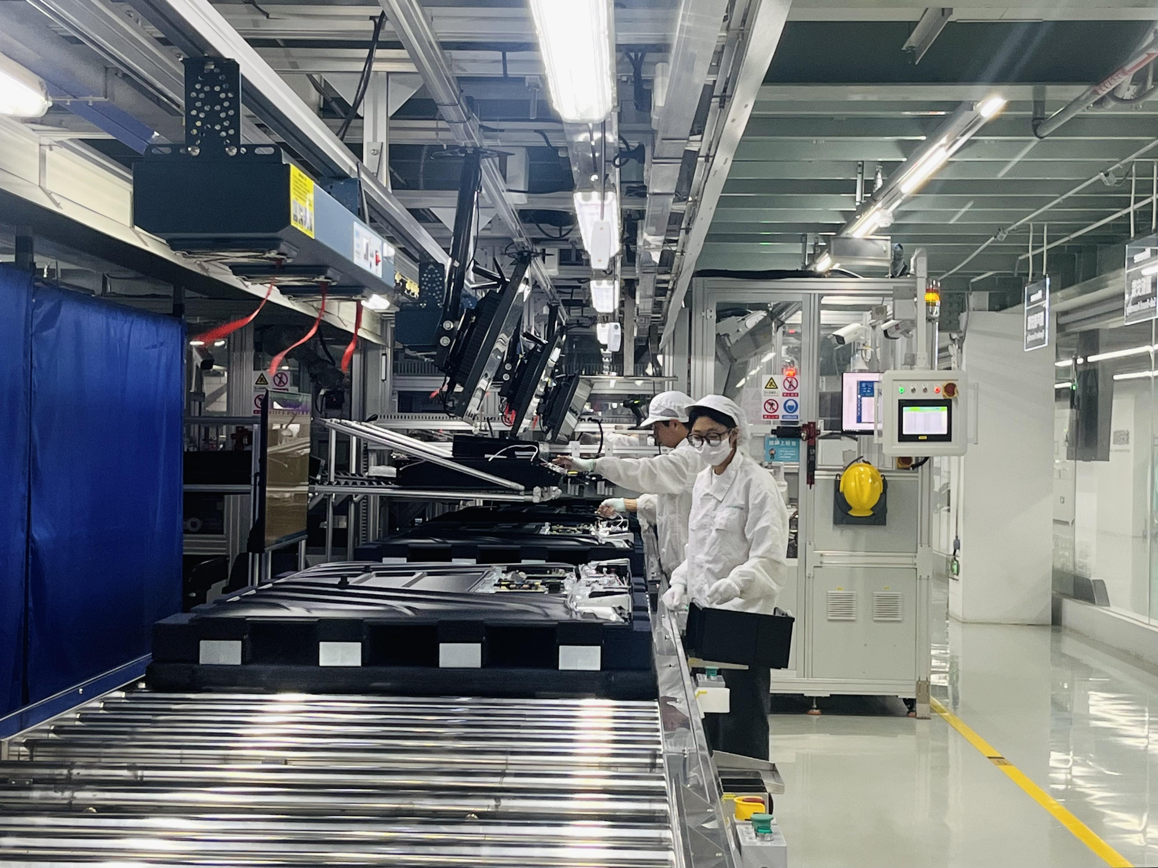 海信视像青岛工厂获评全球电视行业首个“灯塔工厂”