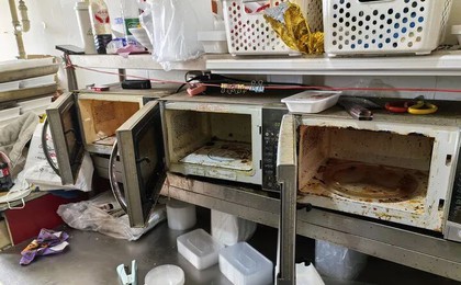 灶台肮脏不堪、厕所与厨房联通……这些“幽灵外卖...