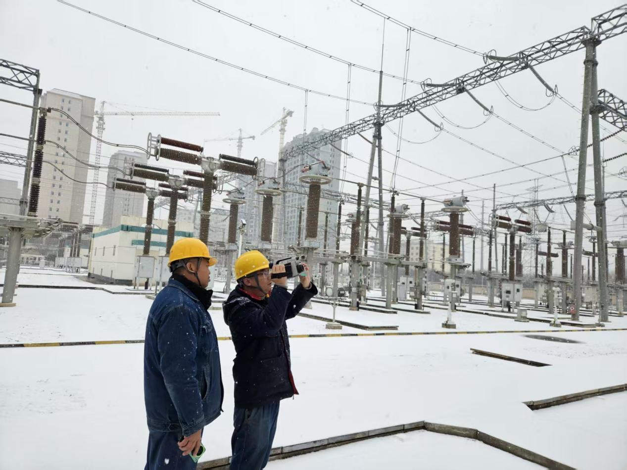 国网甘肃电力全力应对雨雪降温天气保供电