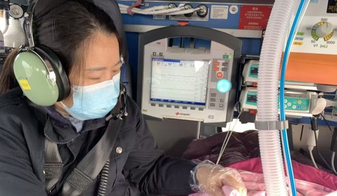 青岛故事｜空中生命线高效联动，直升机急速转运危重动脉瘤患者至齐鲁医院青岛院区