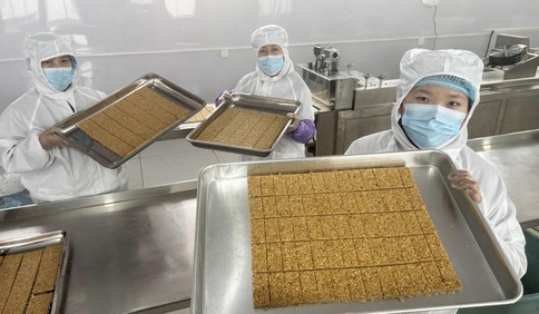 新春走基层｜古法糖香漫腊月，匠心甜味迎新春