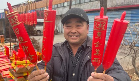 新春走基层｜胶东大集藏传承，古法红蜡暖年味