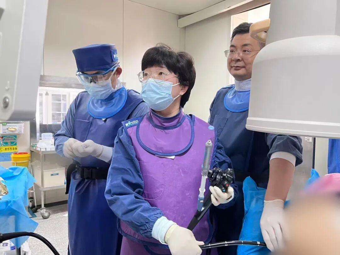 超声内镜精准施治，青大附院消化内科巧除复杂盆腔脓肿