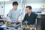 我国量子光源获重要突破！新型双光子发射器性能达国际领先