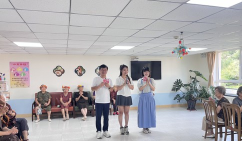 七夕相伴，情系“银龄”！青岛“网红天团”公益助老活动举行