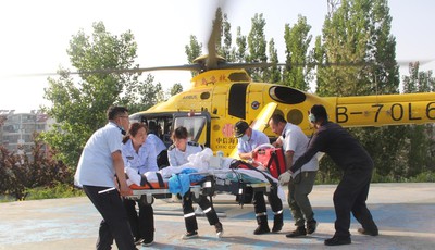 青岛急救守护生命“三重奏”：空中医疗救援、智慧调度、全民急救培训