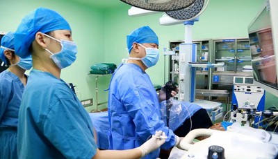 藏在“镜”头里的守护，青岛市市立医院本部消化科精准阻击消化道早癌，为300余名患者解除癌变危机