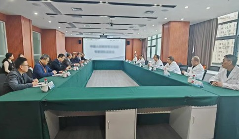 全国知名专家团队首批专家正式全职入驻青岛市第八人民医院，各项工作高效推进