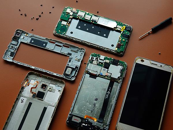 “三部旧手机换一台iPhone”刷屏，记者调查真相