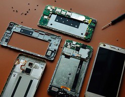 “三部旧手机换一台iPhone”刷屏，记者调查真相