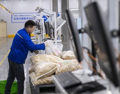 从“外挂”到“大脑”，AI重塑物流形态