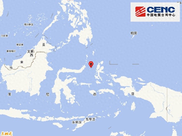 印尼马鲁古海峡发生7.4级地震，震源深度30千米，美地质调查局测定为7.8级，或引发海啸