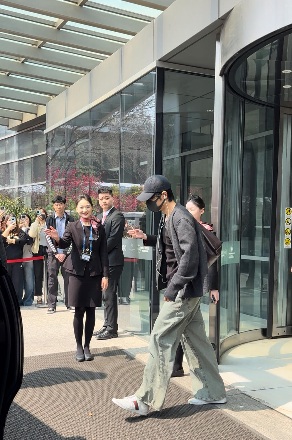 半岛观察｜肖战东方影都拍戏100余天，蔡依林、薛之谦纷纷开演唱会，青岛凭啥有“招星体质”?