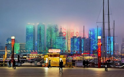 奥帆灯光秀“藏”进朦胧夜色