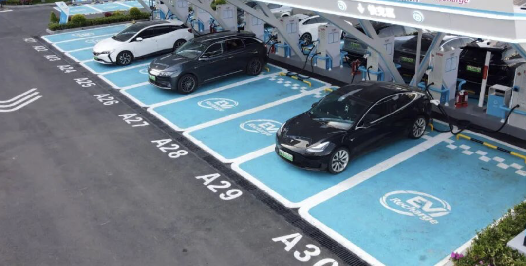 果然财经|头部盈利，科技平台突围，新能源车险行业的拐点来了？